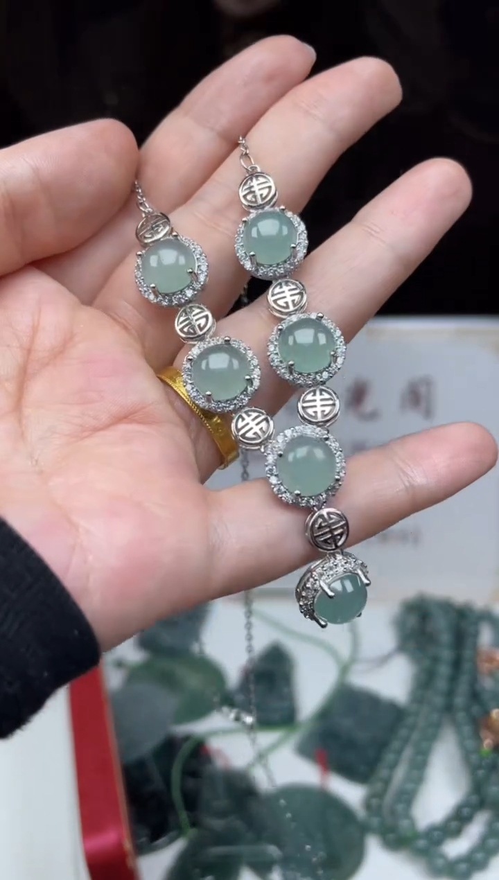 【闪购商品】翡翠颈饰未镶嵌      *114