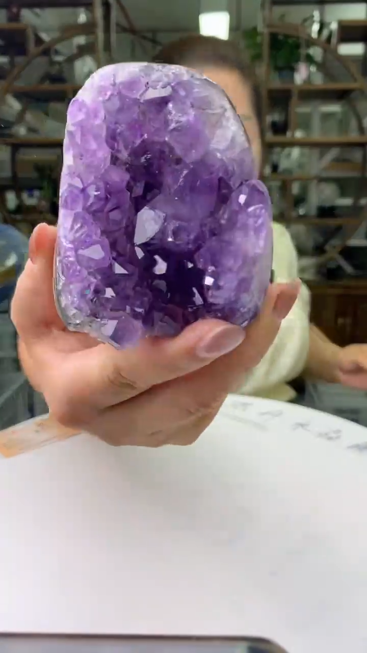 水晶珠宝半成品未镶嵌紫晶洞D308