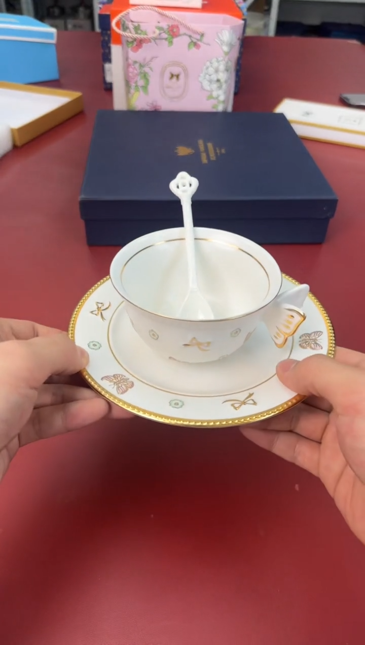 【闪购商品】瓷片新号开播全场漏@@H1820