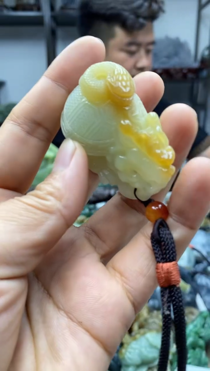 和田玉未镶嵌把件1