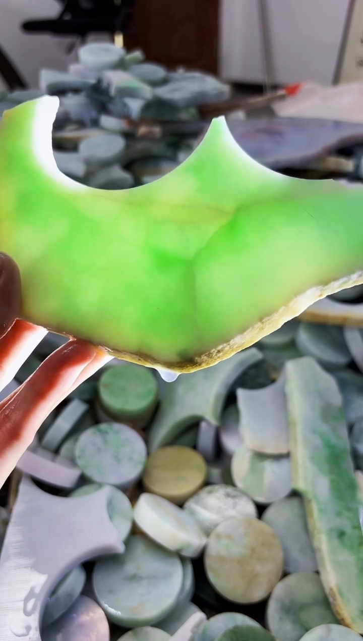 【闪购商品】翡翠颈饰未镶嵌A货吴玉211