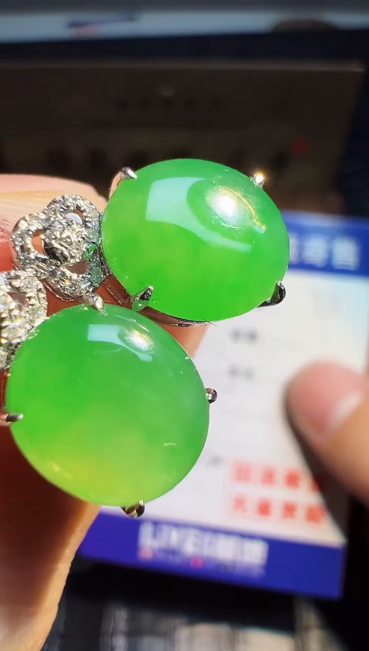 【闪购商品】翡翠耳饰18K金镶嵌翡翠回流