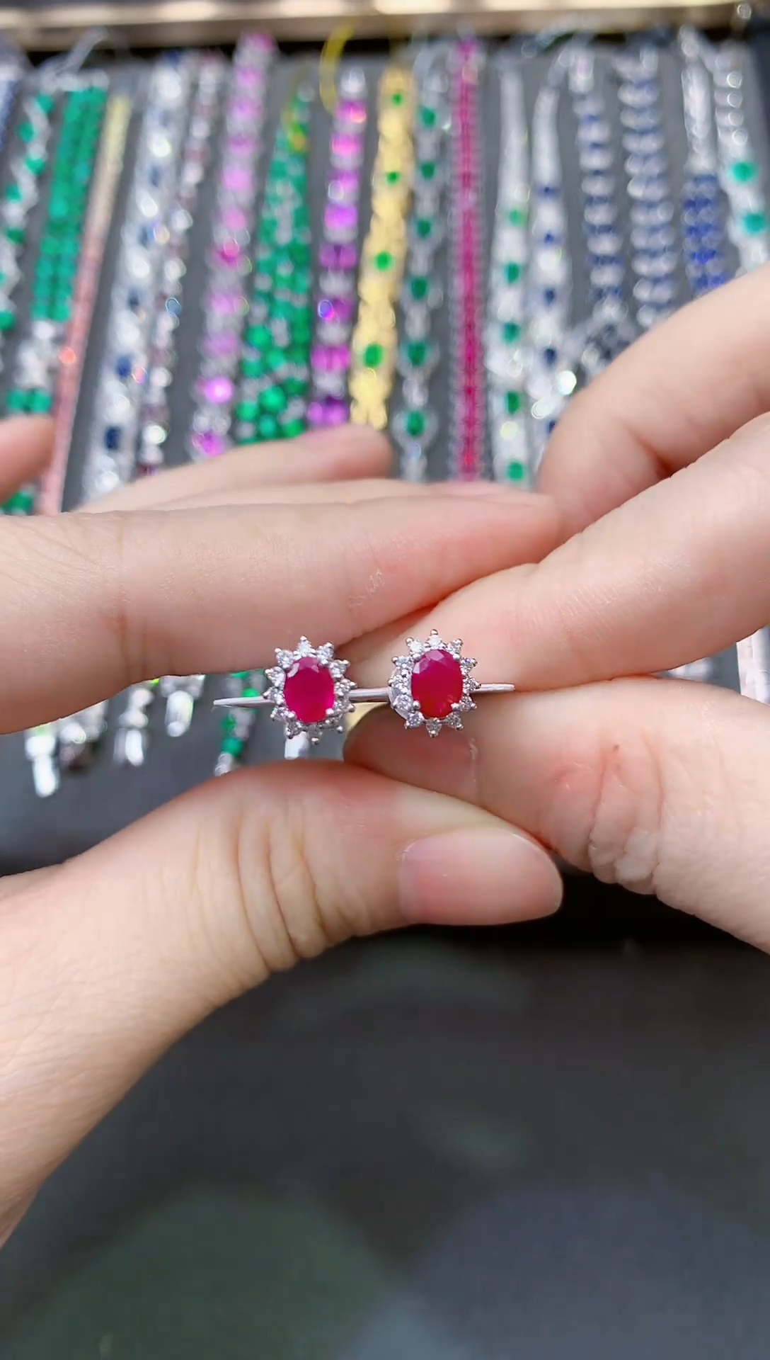 【闪购商品】红宝石耳饰18K金镶嵌1