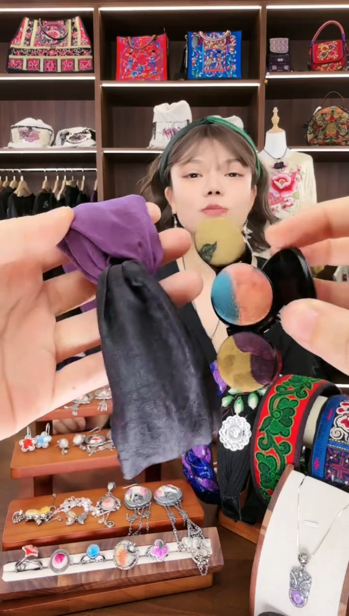 织绣61蚩梦苗族古绣