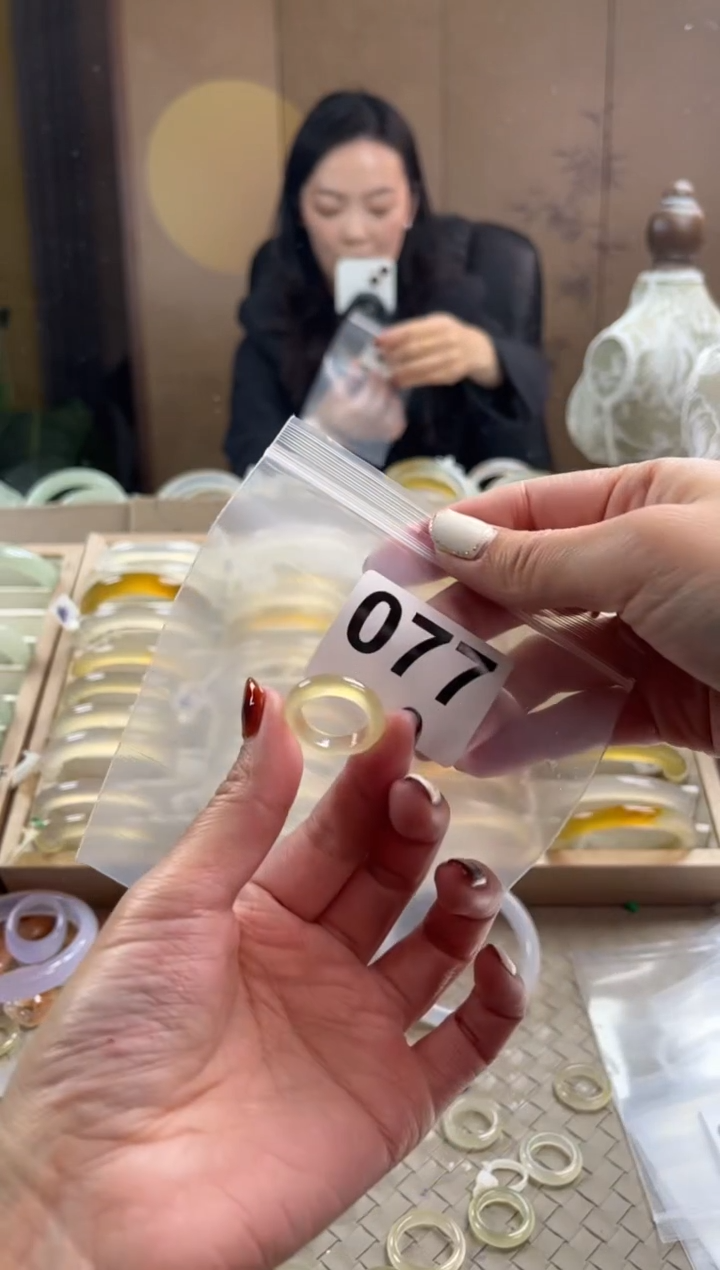 手镯玛瑙/玉髓未镶嵌077