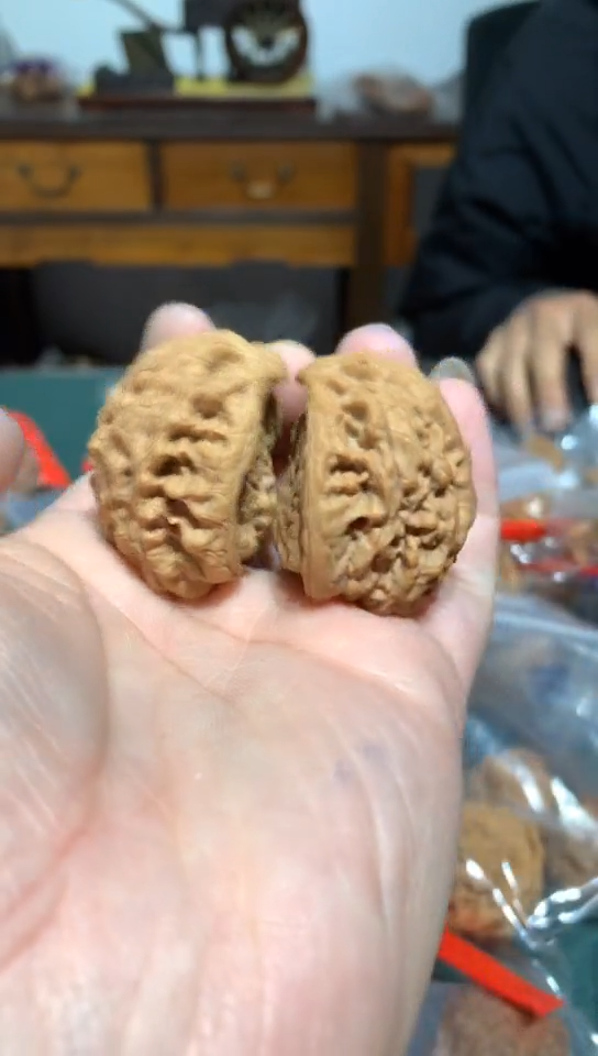 【闪购商品】文玩核桃吊坠蛇头核桃