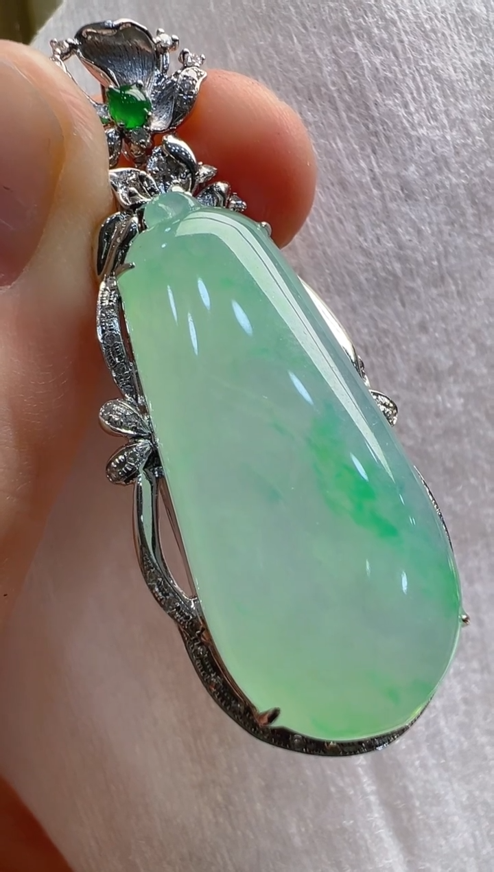 【闪购商品】翡翠吊坠(不含链)18K金镶嵌多样性发货拍一发一