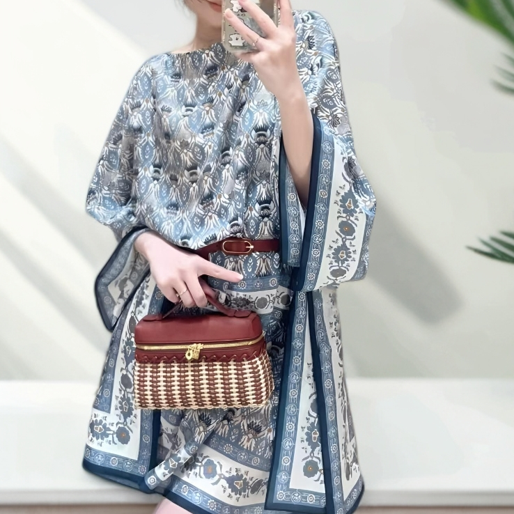 新款新中式国风复古印花斗篷披肩衫