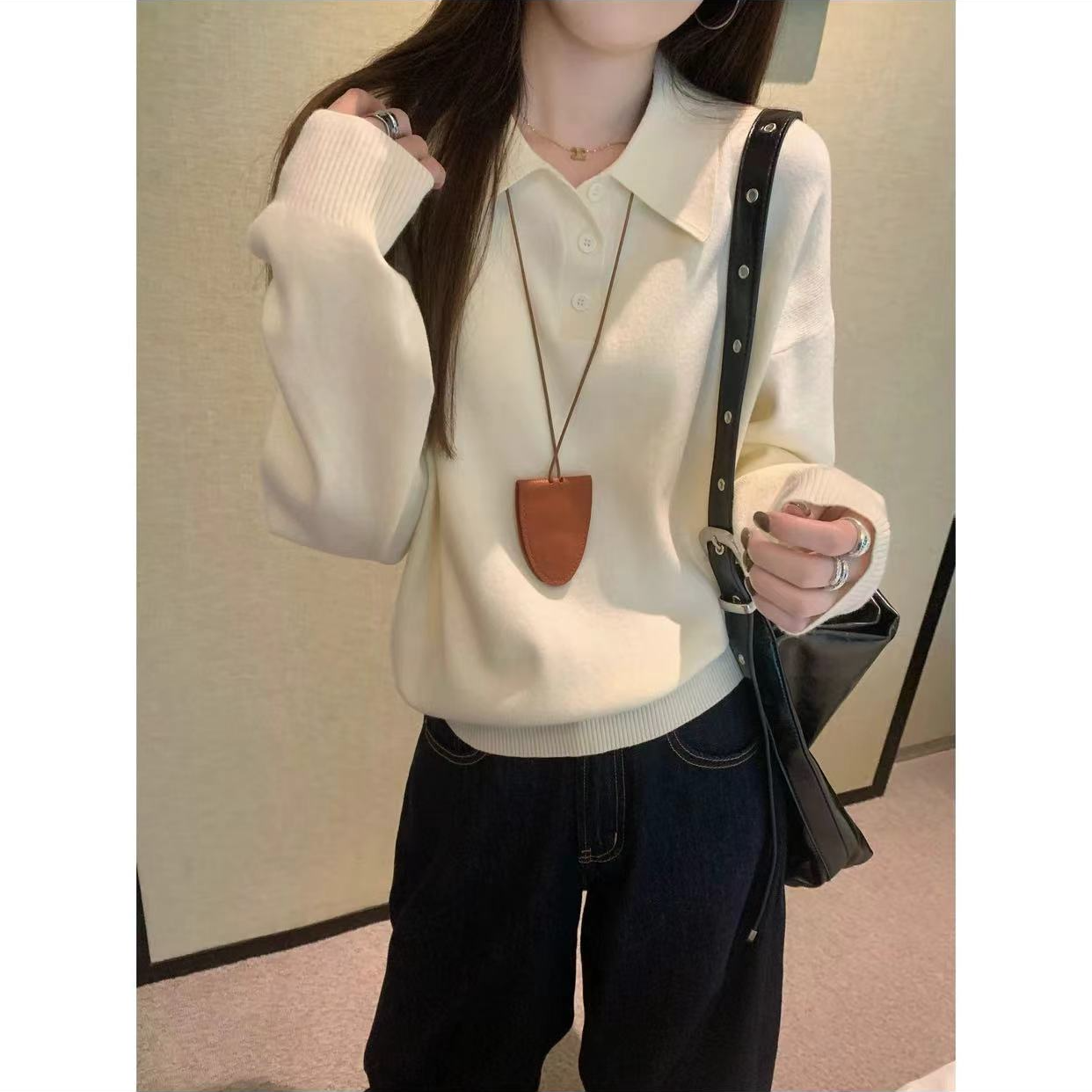 福利--秋冬新款百搭简约风氛围感三粒扣翻领毛衣女套头时尚上衣女