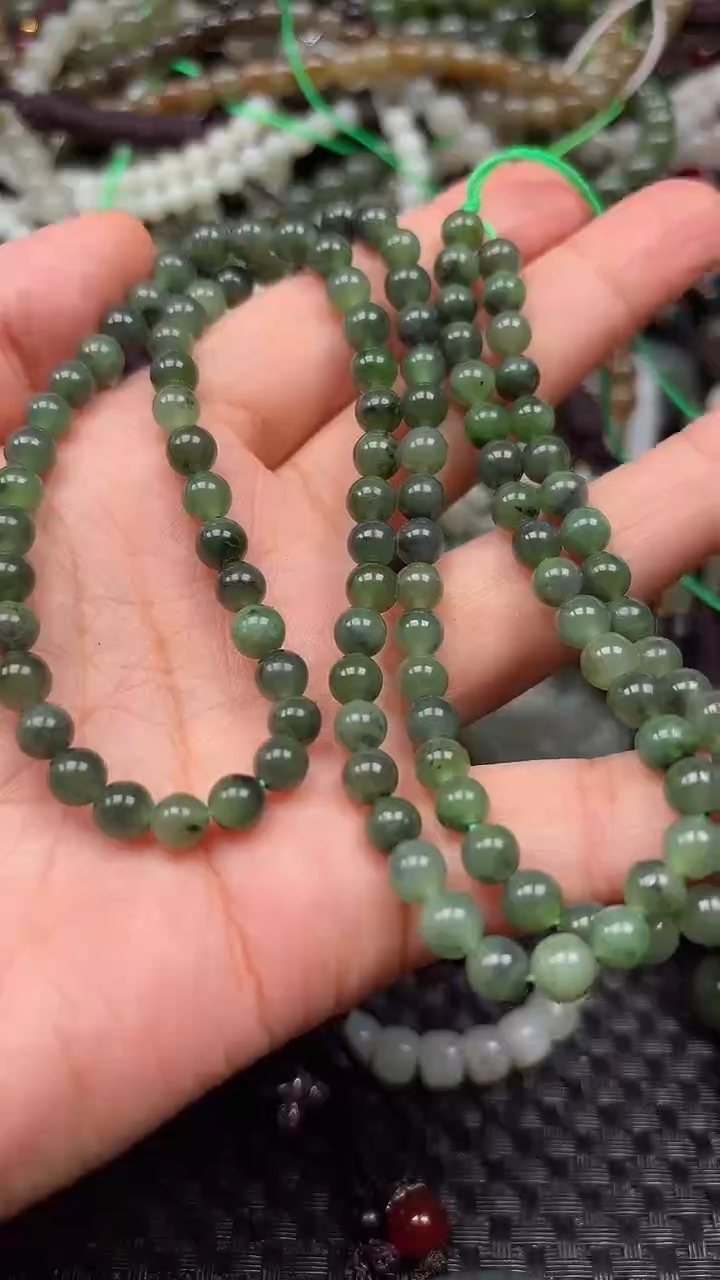 和田玉未镶嵌颈饰1