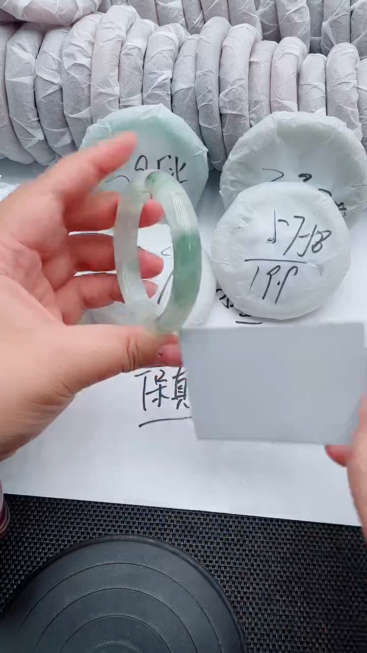 未镶嵌手镯石英质玉62-53-52