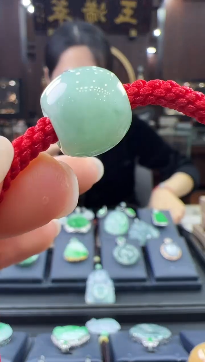 【闪购商品】翡翠挂件未镶嵌手绳