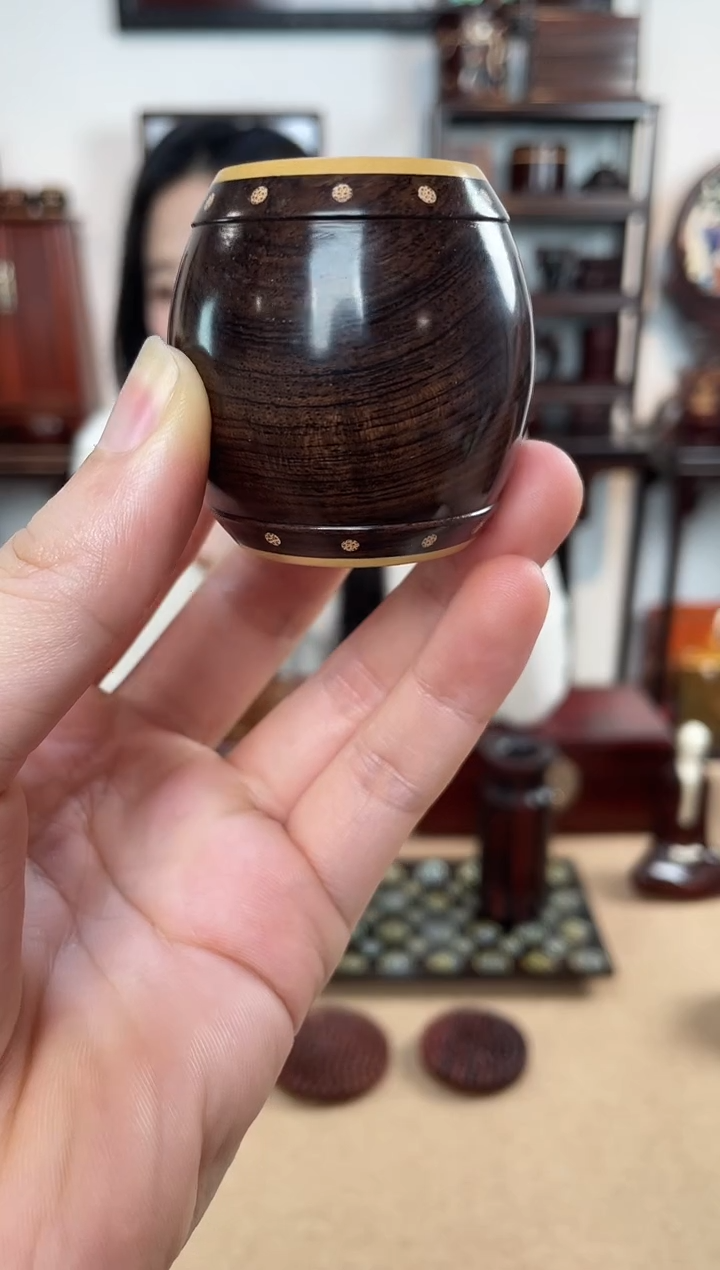 黑酸枝木类成套家具盖置