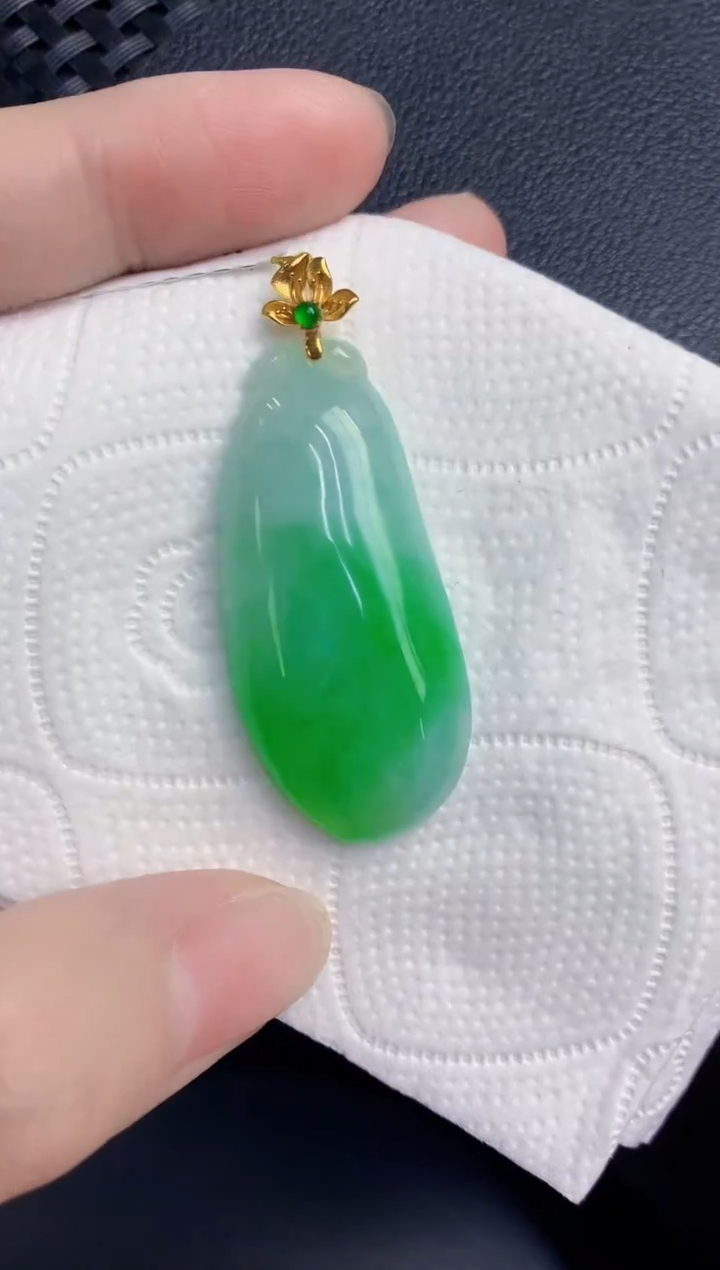 颈饰18K金镶嵌翡翠天然翡翠缅甸A货