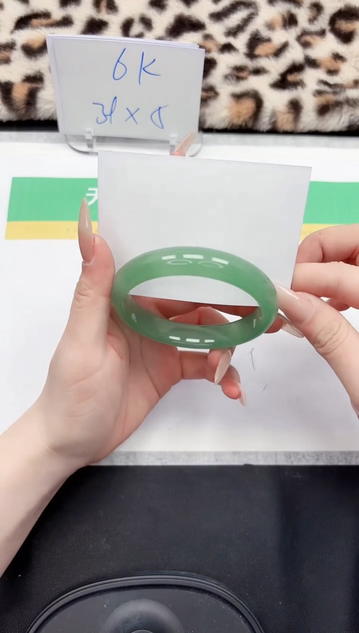 【闪购商品】石英质玉手镯未镶嵌94-60.8