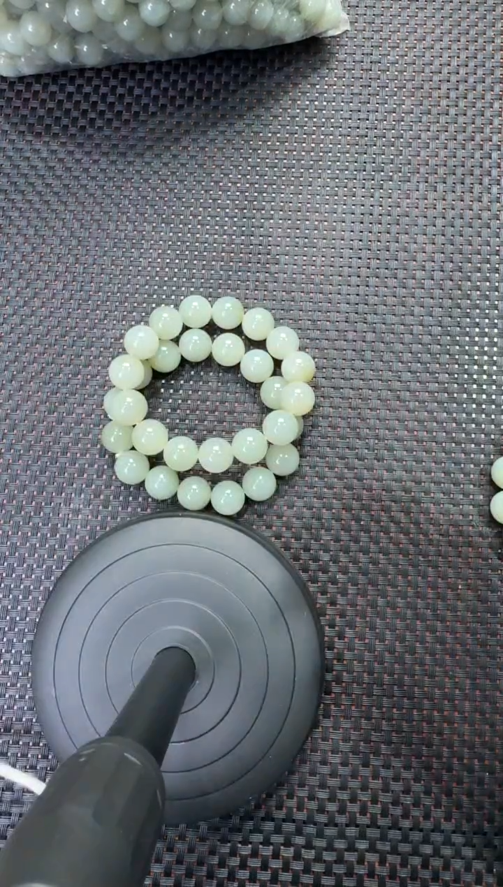 未镶嵌手串和田玉且末近矿卡12手串多样性发其一