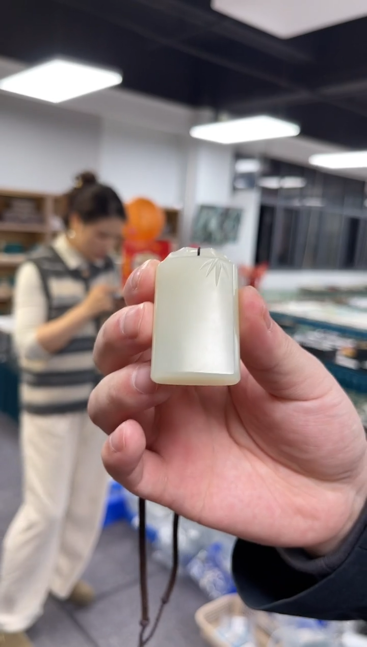 【闪购商品】和田玉吊坠未镶嵌一个