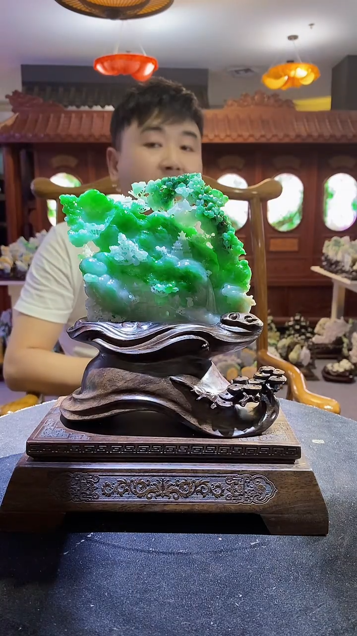 未镶嵌定制翡翠大****瓶03/1205/W/山水