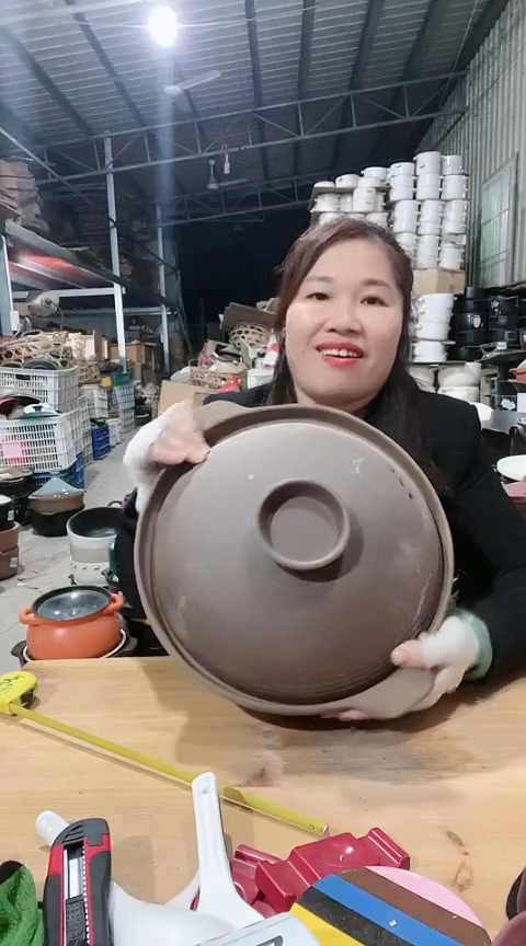 【闪购商品】142瑕疵紫砂锅带盖。