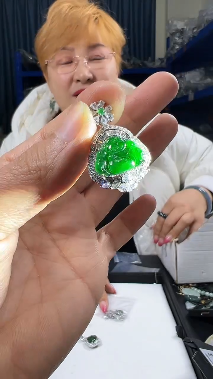 【闪购商品】翡翠颈饰未镶嵌00000013