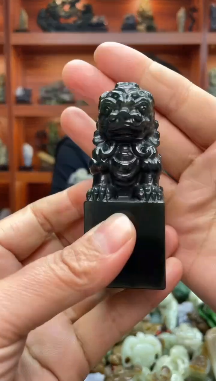 未镶嵌和田玉摆件1