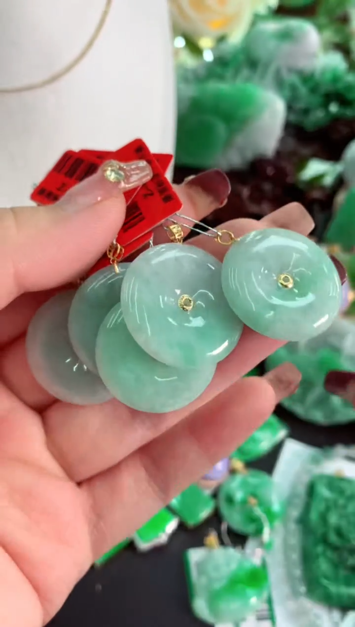 【闪购商品】翡翠吊坠(不含链)18K金镶嵌挂件