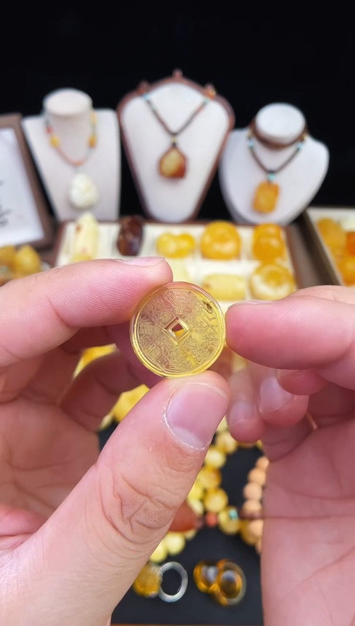 琥珀未镶嵌珠宝奇石柒月