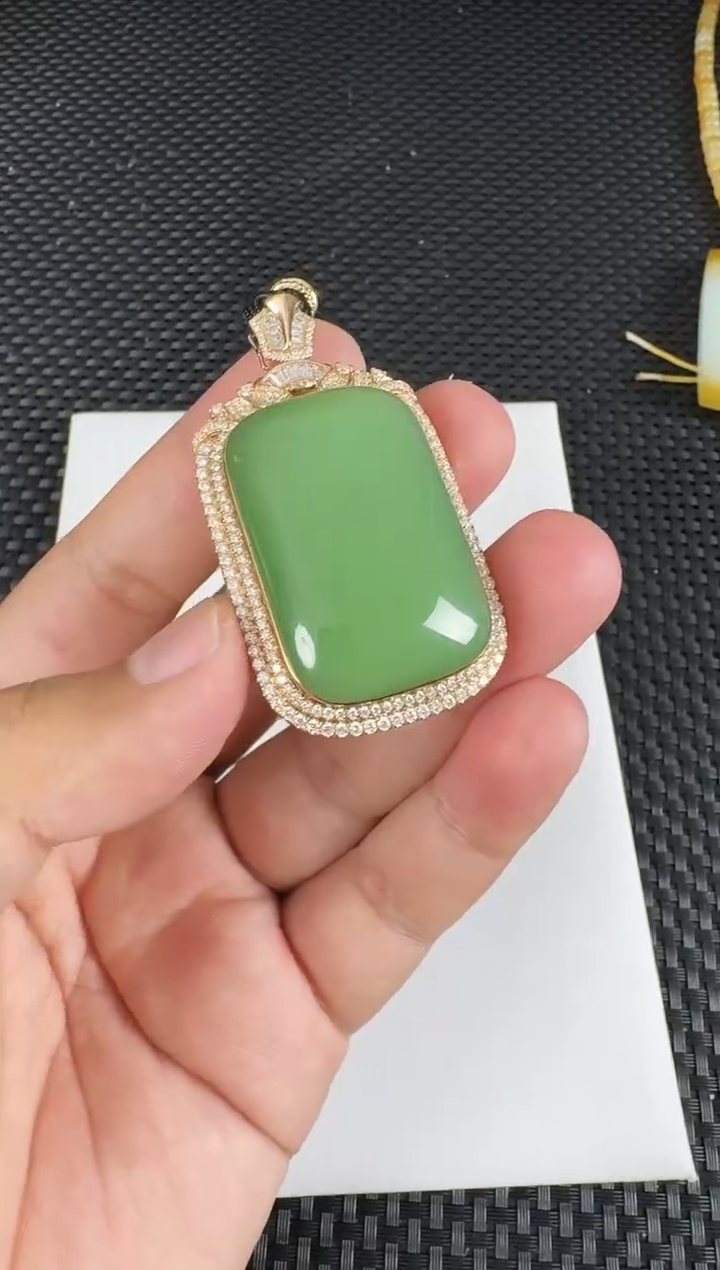 【闪购商品】和田玉（碧玉）吊坠18K金镶嵌无事牌