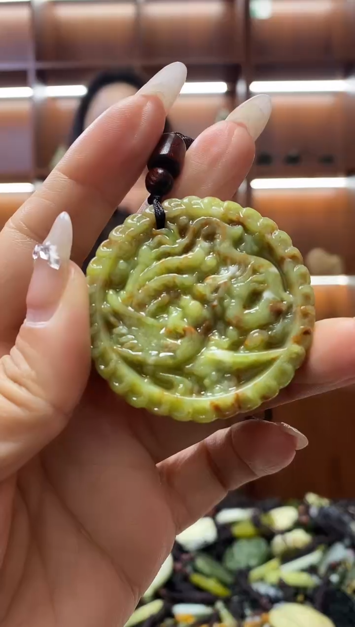 未镶嵌岫玉吊坠    