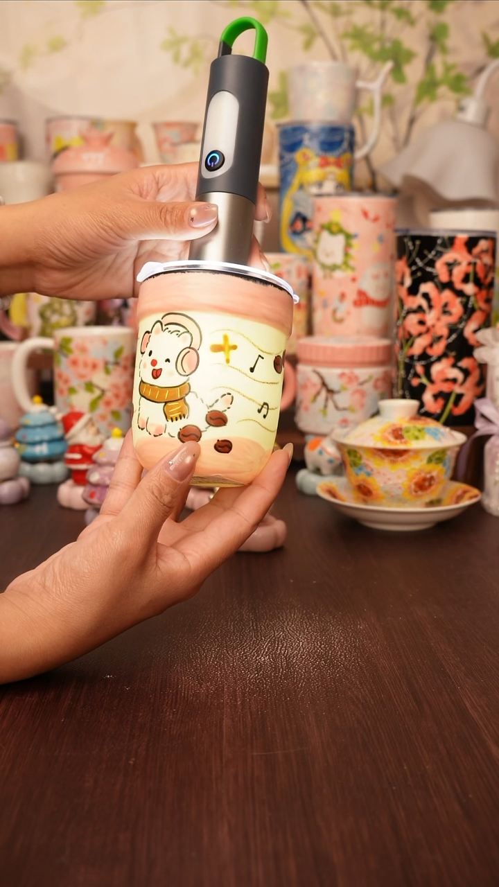 陶景德镇手绘的杯子 