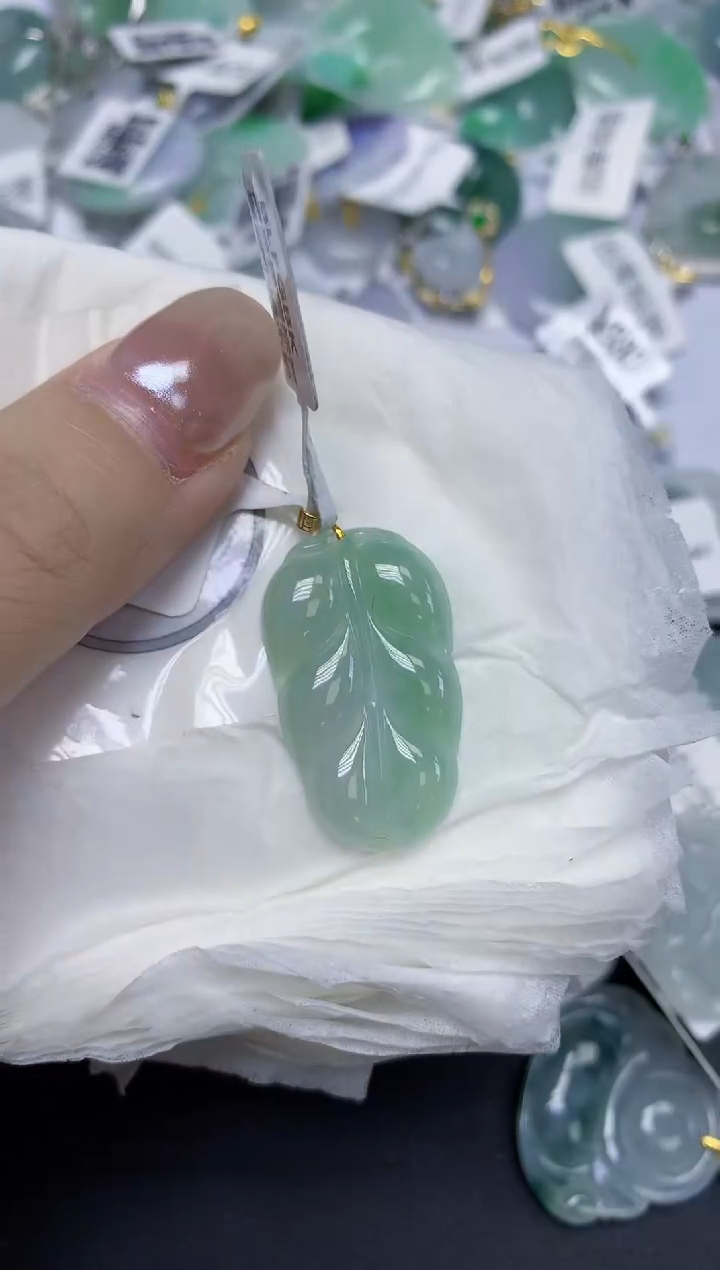 颈饰18K金镶嵌翡翠天然缅甸翡翠A货百元以上9元证书费自理