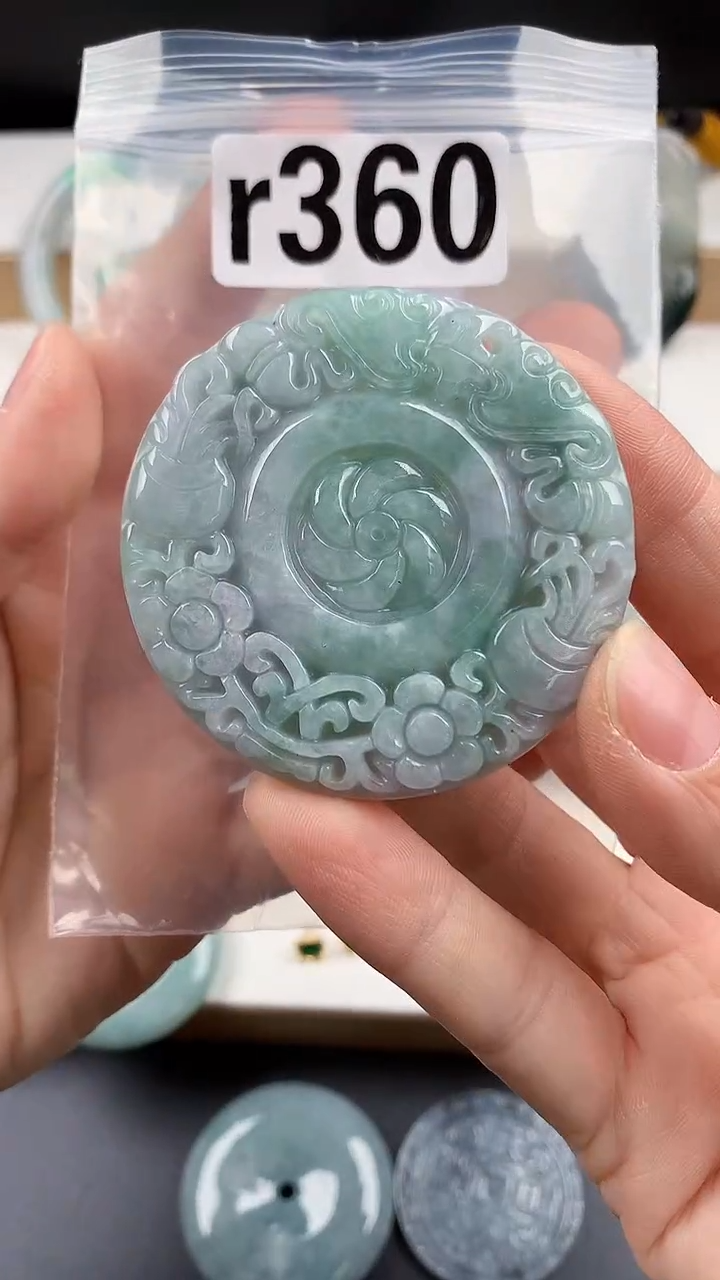 颈饰未镶嵌翡翠天然翡翠吊坠挂件