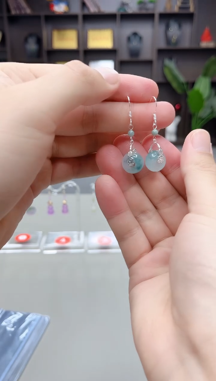 未镶嵌石英质玉（天山翠）耳饰721000