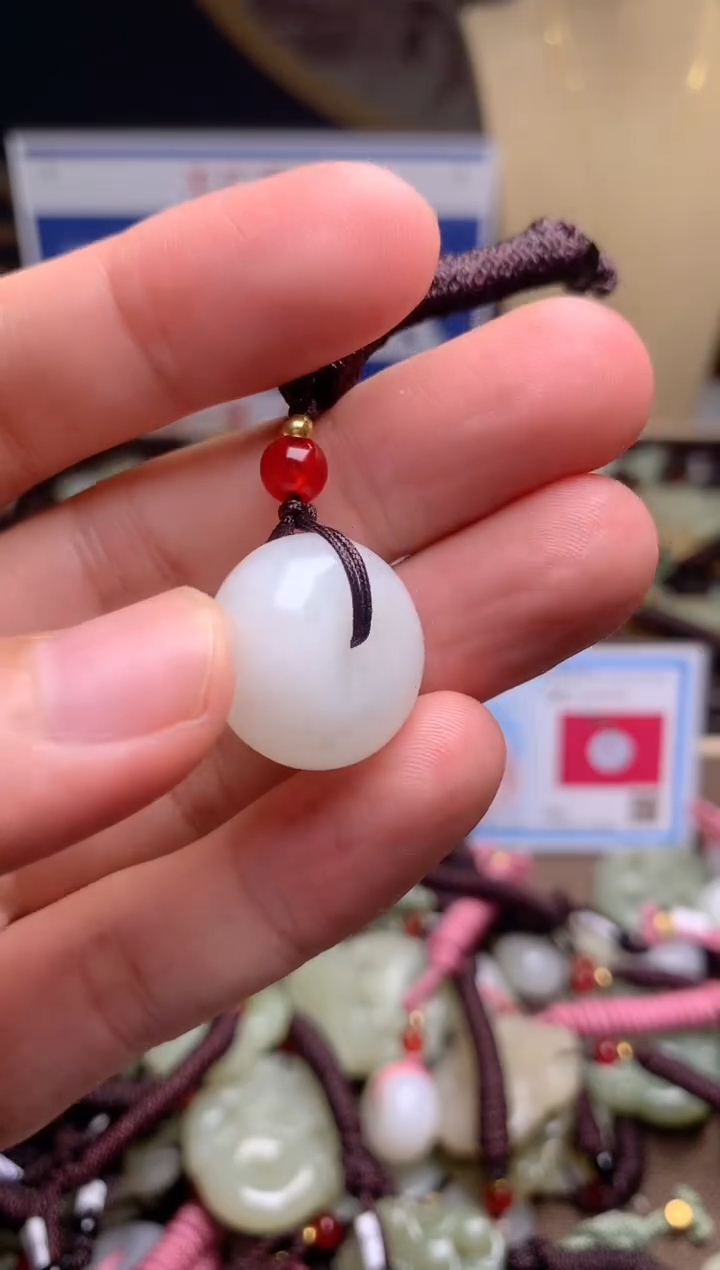 颈饰未镶嵌和田玉1