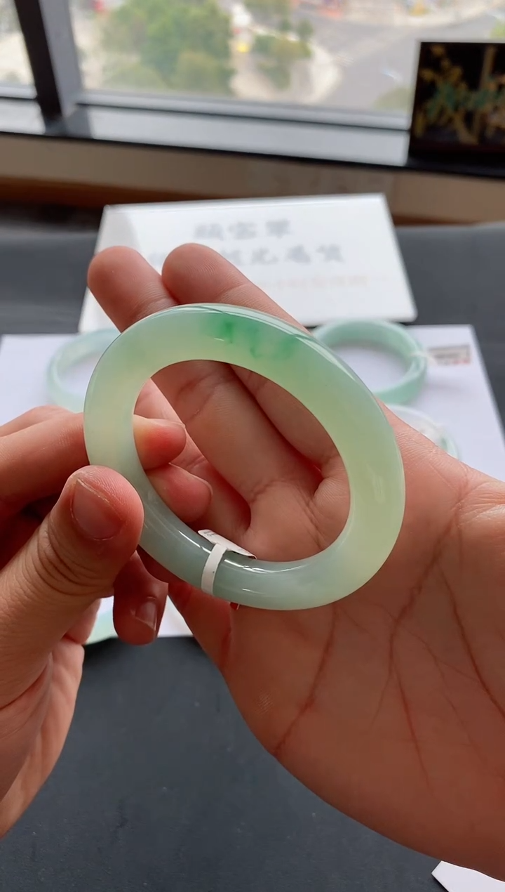 【闪购商品】翡翠手镯未镶嵌44号53.7*10.9*11.0圆条