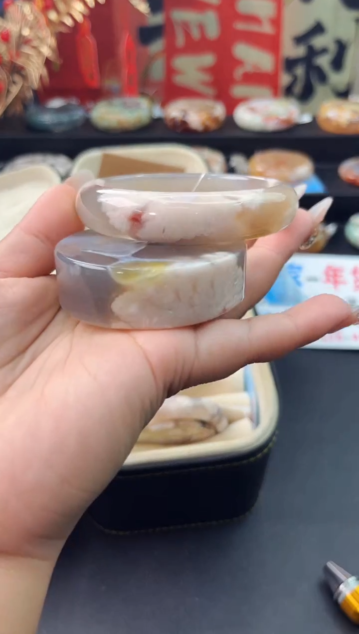 【闪购商品】石英质玉手镯未镶嵌赠送镯心（60圈口）