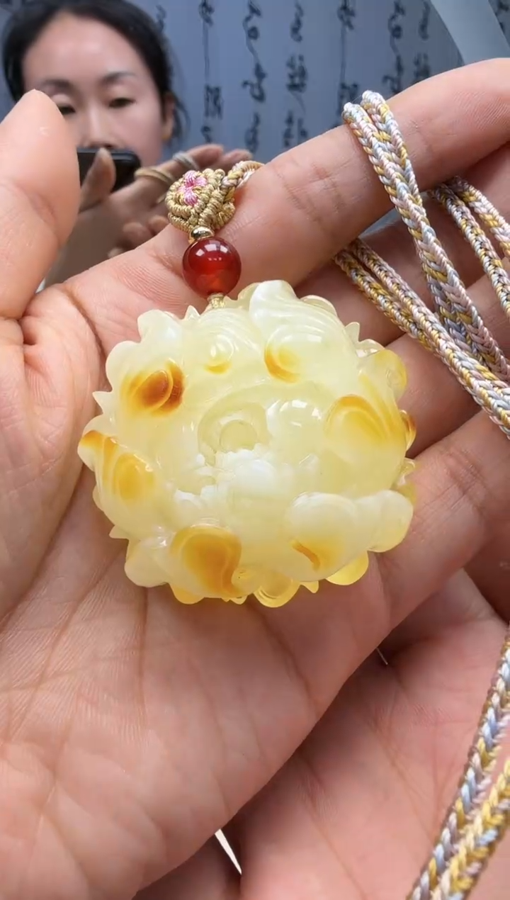 裸石琥珀未镶嵌如图