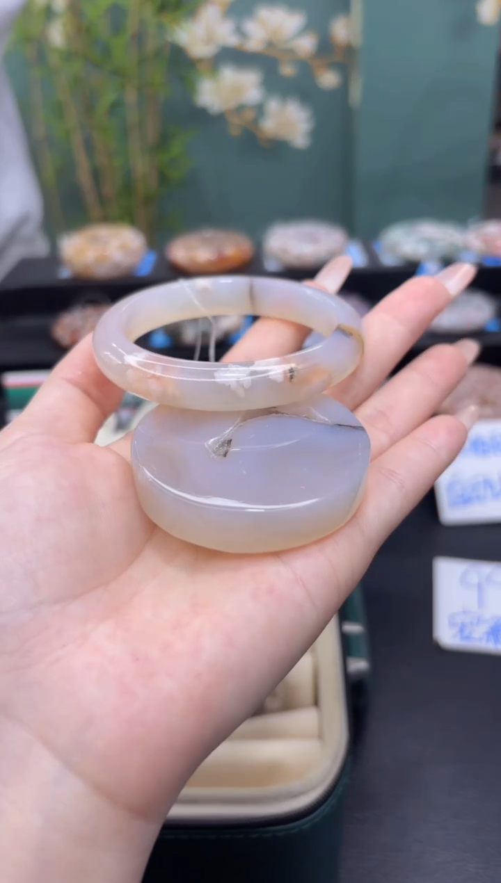 【闪购商品】石英质玉未镶嵌手镯C521(56圈赠送镯心)