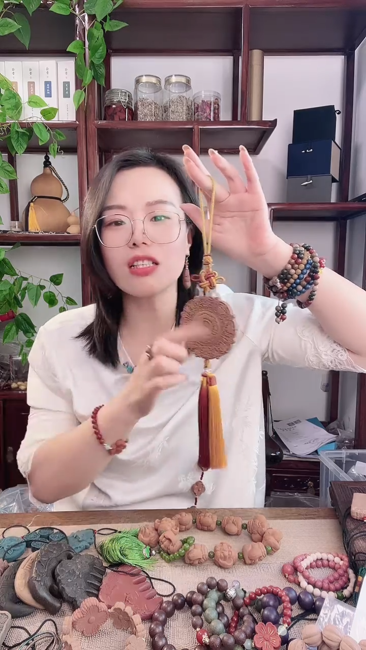 珠串玄坛降真香的八宝莲花