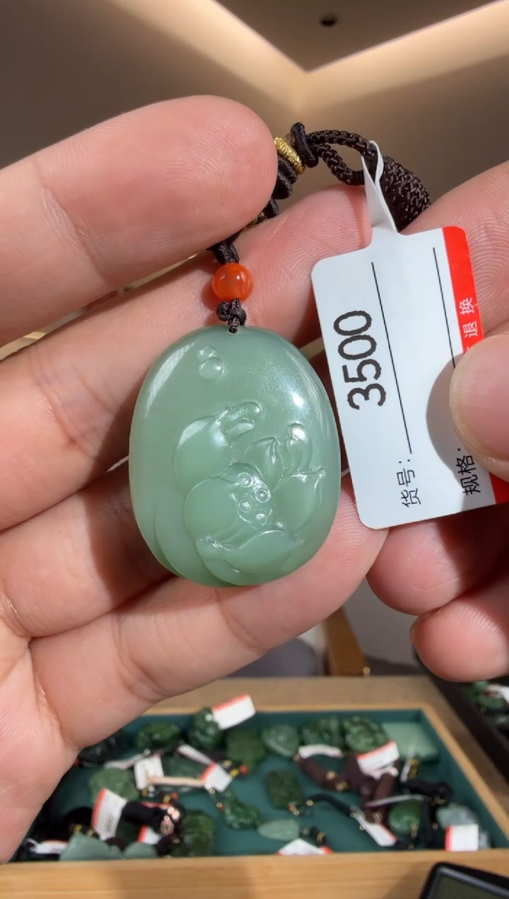 颈饰未镶嵌和田玉1
