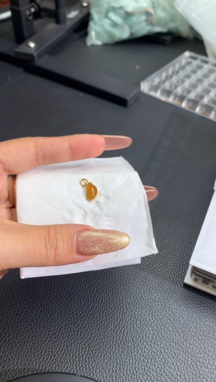 【闪购商品】翡翠颈饰18K金镶嵌翡翠