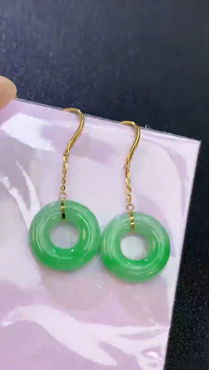 颈饰18K金镶嵌翡翠赠礼盒 麦麦