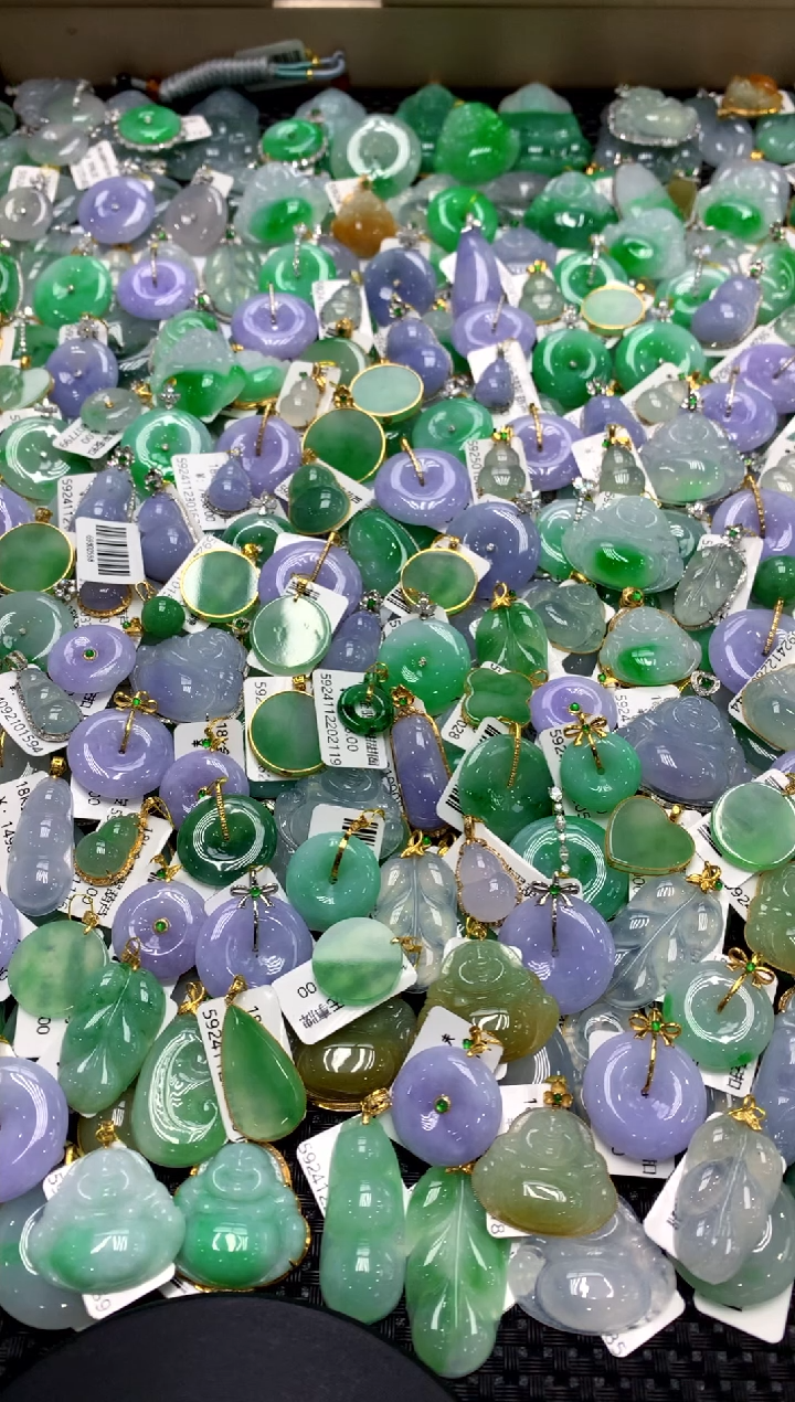 【闪购商品】翡翠颈饰18K金镶嵌 一物一证百元以上9米证书费