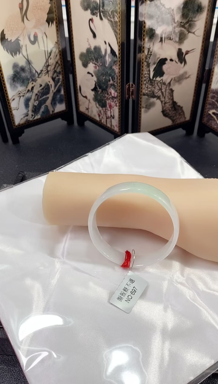 未镶嵌手镯翡翠手镯