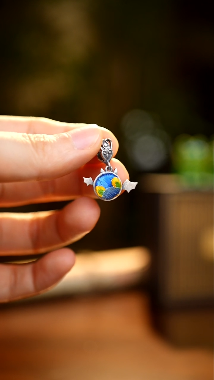 刺绣私人定制苗族手工W436