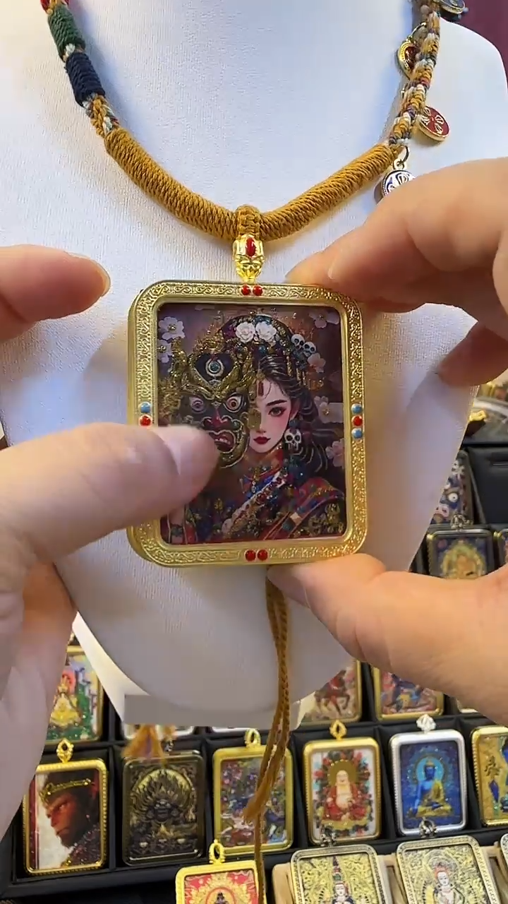 吊坠青海热贡手绘唐卡