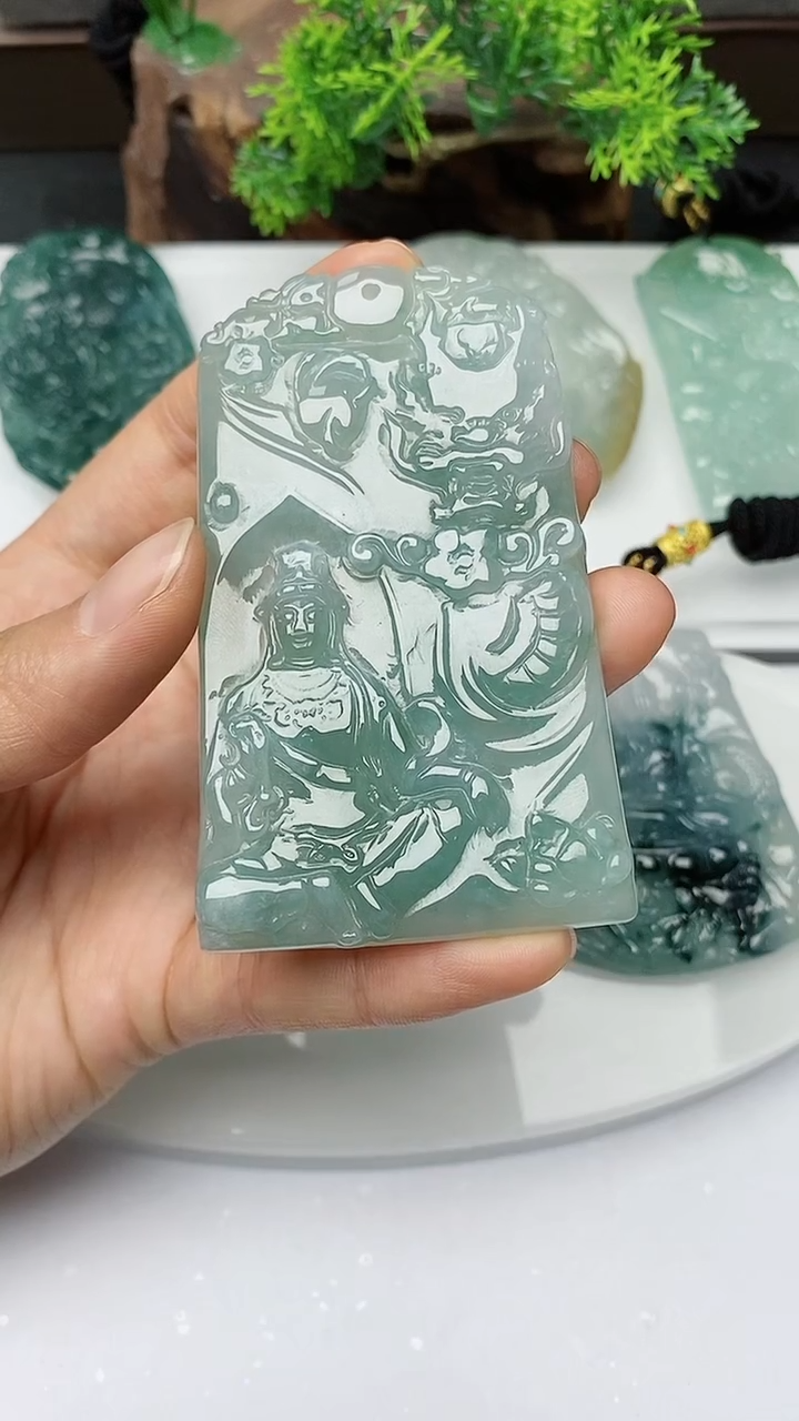 【闪购商品】翡翠颈饰未镶嵌        