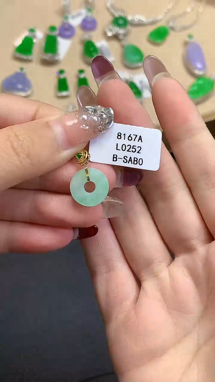【闪购商品】翡翠吊坠(不含链)18K金镶嵌多样性发其一L0252
