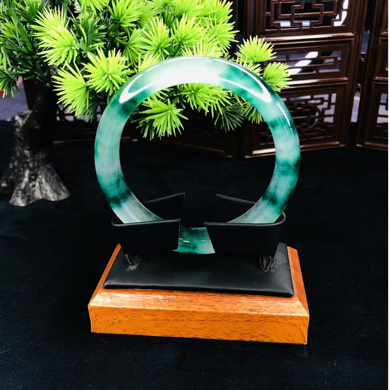 【缘玉堂珠宝】独龙玉手镯气质冰透百搭时尚精美高冰经典绿色素款