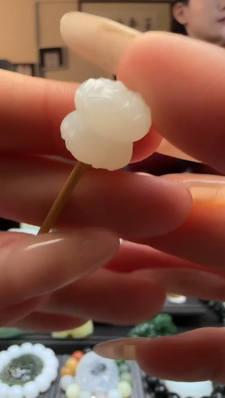 【闪购商品】和田玉并蒂莲未镶嵌单珠